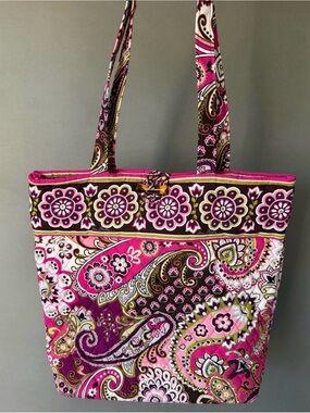Vera Bradley Tote bag Vera Bradley Vintage pattern NWOT Pink Paisley Tote Bag